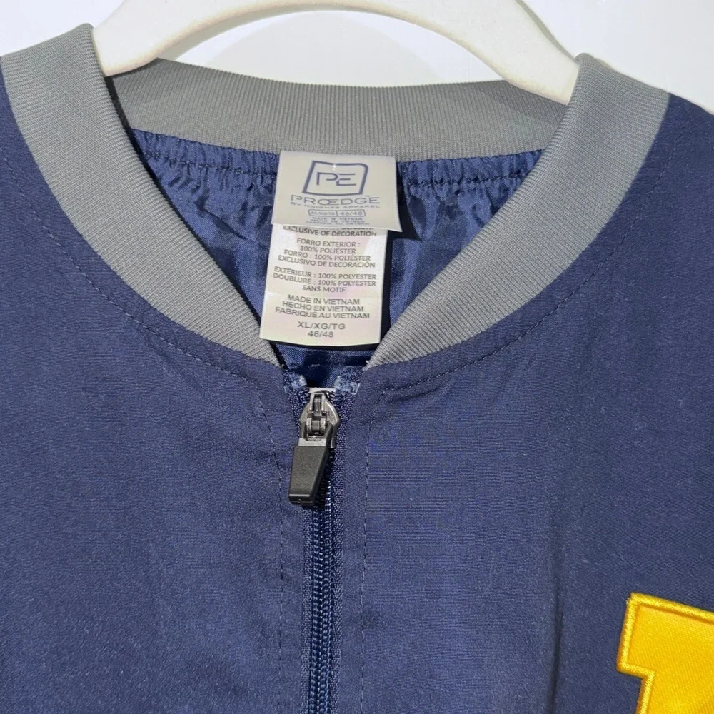 Michigan Wolverines Navy Pullover Jacket/windbreaker men’s size XLarge tailgate